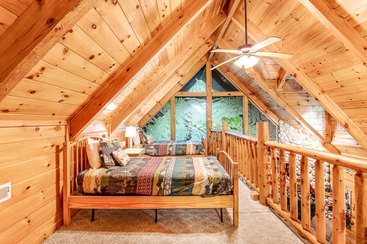 Bear Pleasures Villa แกตลิงเบิร์ก ภายนอก รูปภาพ